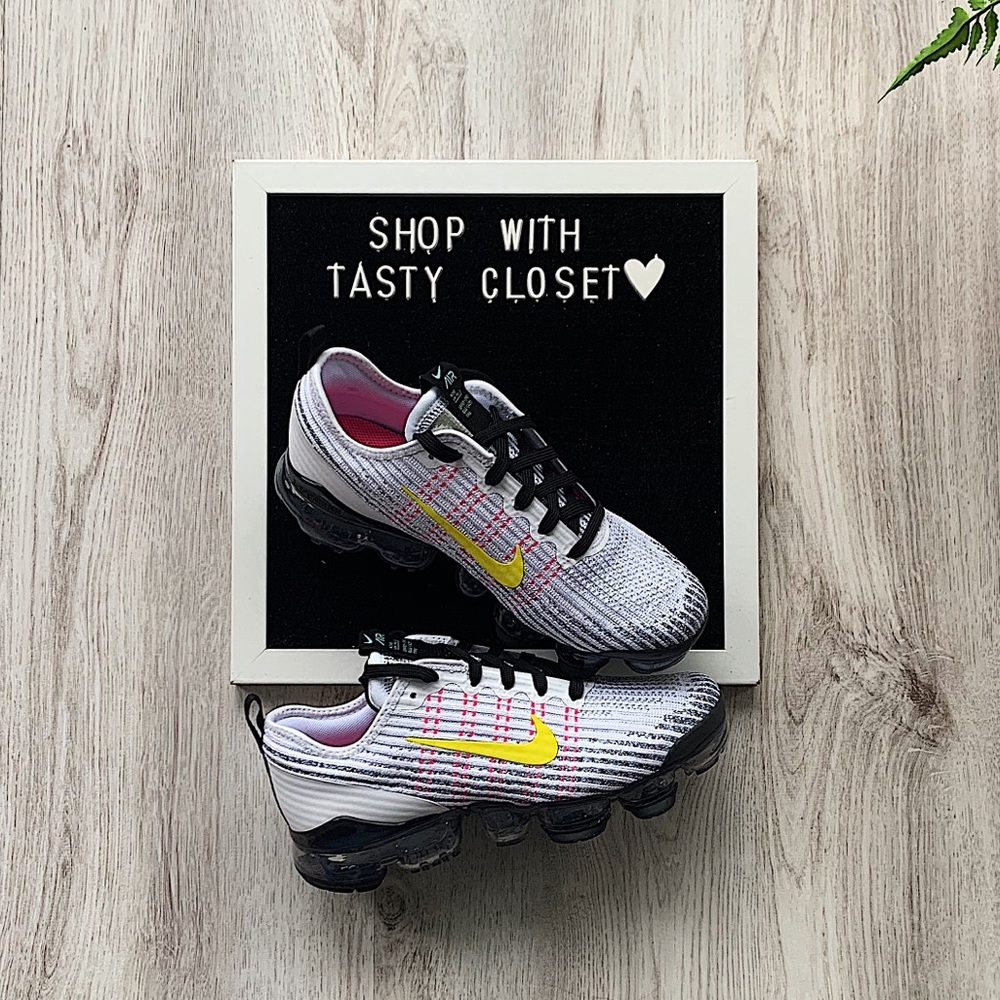 Nike vapormax flyknit sneakers - Picture 3 of 7